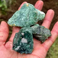 یشم تا ۶۰۰ کیلو موجود کیلویی ۲۰۰