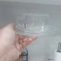 فنجان و نعلبکی عینکی