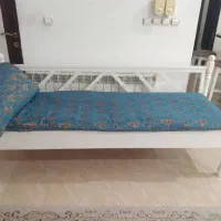 نیمکت چوبی ومیز وسط|صندلی و نیمکت|واجارگاه, |دیوار