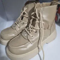 کفش|کیف، کفش، کمربند|پاسارگاد, |دیوار