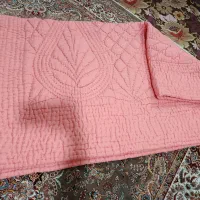 لحاف به همراه ملحفه سفید عروس کاملا نو میباشد