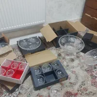 یک‌دست‌سرویس‌کریستال‌خورشیدی‌.