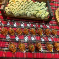 فینگر فود .دیپ .سالادها.دلمه وسمبوسه .کشک بادمجان