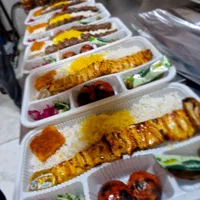 به ۲نفر برای همکاری در رستوران نیازمندیم