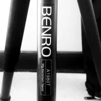 سه پایه ی دوربین Benro
