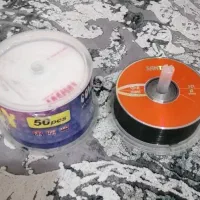 یک بستهDVD خام پلمپ و ۳۰عدد CD خام