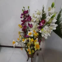 گل مصنوعی وگلدان