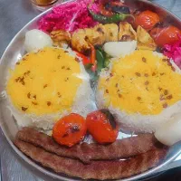 به یک همکار خانم جهت کار در تهیه غذا نیاز  داریم