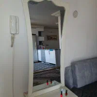 اینه ایستاده با کنسول
