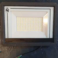 پرژکتور  ۵۰ و ۱۰۰ و۲۰۰