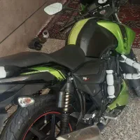 آپاچی|موتورسیکلت|رباط‌کریم, رباط‌کریم|دیوار