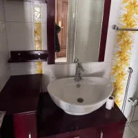 روشویی همراه با کابین در حد نو