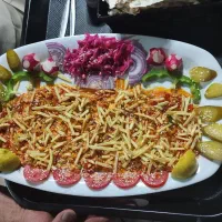 نیازمندآشپز برا کافه رستوران و یکنفر سالن کار خانم