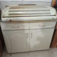 یک کابینت و هود
