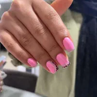 کاشت و ترمیم ناخن با تخفیف ویژه