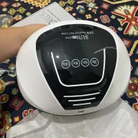 وسایل ناخن کاری نو و تمیز به همراه وسایل جانبیش