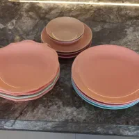 بشقاب و سرویس غذا خوری در حد نو