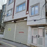 ساختمان 3 طبقه و مغازه