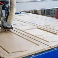 طراح و اپراتور دستگاه cnc ماهر