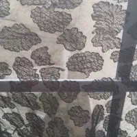 چادر زنانه مشکی طرح برگ