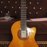 گیتار آریا ak80CE پیکاب دار در حد نو