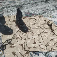 پوتین و لباس سربازی