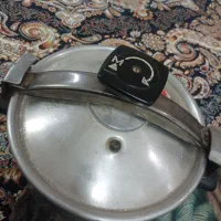 زودپز|ظروف پخت‌وپز|قم, خاکفرج|دیوار
