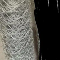یک عدد فنس ۵مترو نیم مناسب باغچه و لانه مرغ