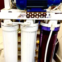 تسویه کن صنعتی سافت واتر همراه با یک مخزن ۲۰لیتری