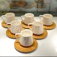 دو دست فنجان با زیر بامبو