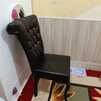 صندلی چوبی چرم سالم درحد نو|میز و صندلی غذاخوری|بندرعباس, |دیوار