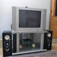 فروش ی دستگاه تلویزیون فلت،ی جفت باند اسپیکر،میز