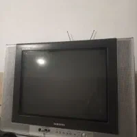 تلویزیون ۲۱ اینچ ومیز تلویزبون|تلویزیون و پروژکتور|شیراز, شهرک ترکان|دیوار