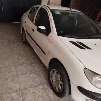 206اس دی موتور بزرگ v8