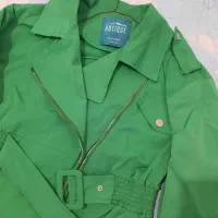 بارونی،مانتو|لباس|رشت, باهنر|دیوار