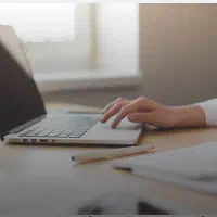 کارمند اداری فروش خانم