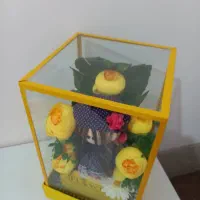 باکس شیشه‌ای گل و عروسک روسی زیرقیمت|گل مصنوعی|شیراز, عادل آباد|دیوار