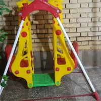 فروش یک عدد ماشین شارژی و یک عدد تاب کودک نو|اسباب‌‌بازی|نجف‌آباد, شهدای غربی|دیوار