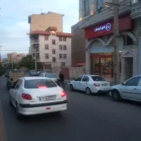 300-متر-فروشگاه-فعال-در-بومهن