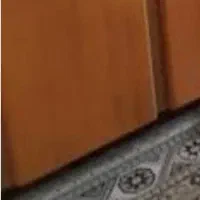 در کابینت فلزی