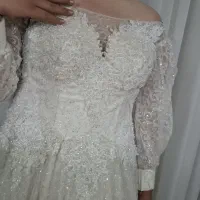 لباس عروس|لباس|رباط‌کریم, الارد|دیوار