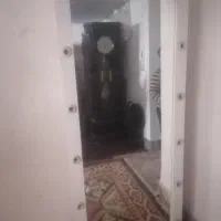 آینه چراغ دار وساعت ایستاده