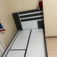 تخت تک نفره کاملا نو یک هفته هست خریدیم