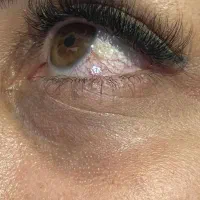 خدمات اکستنش مژه و کاشت هیدن