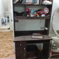 میز کار و قفسه کتاب