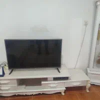 میز تلویزیون با ساعت ایستاده و مبل هفت نفره|مبلمان خانگی و میز عسلی|بندرعباس, |دیوار