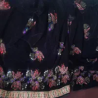 تعدادی لباس محلی و چادر