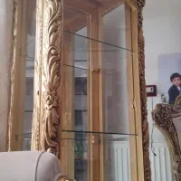 ویترین تمیز بدون هیچ خط خش