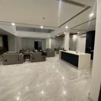 تک-واحدی-غرق-در-نور-چند-قدمی-بام-سبز