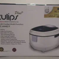 یک دستگاه  پلو پز به همراه سبد سرخ کن